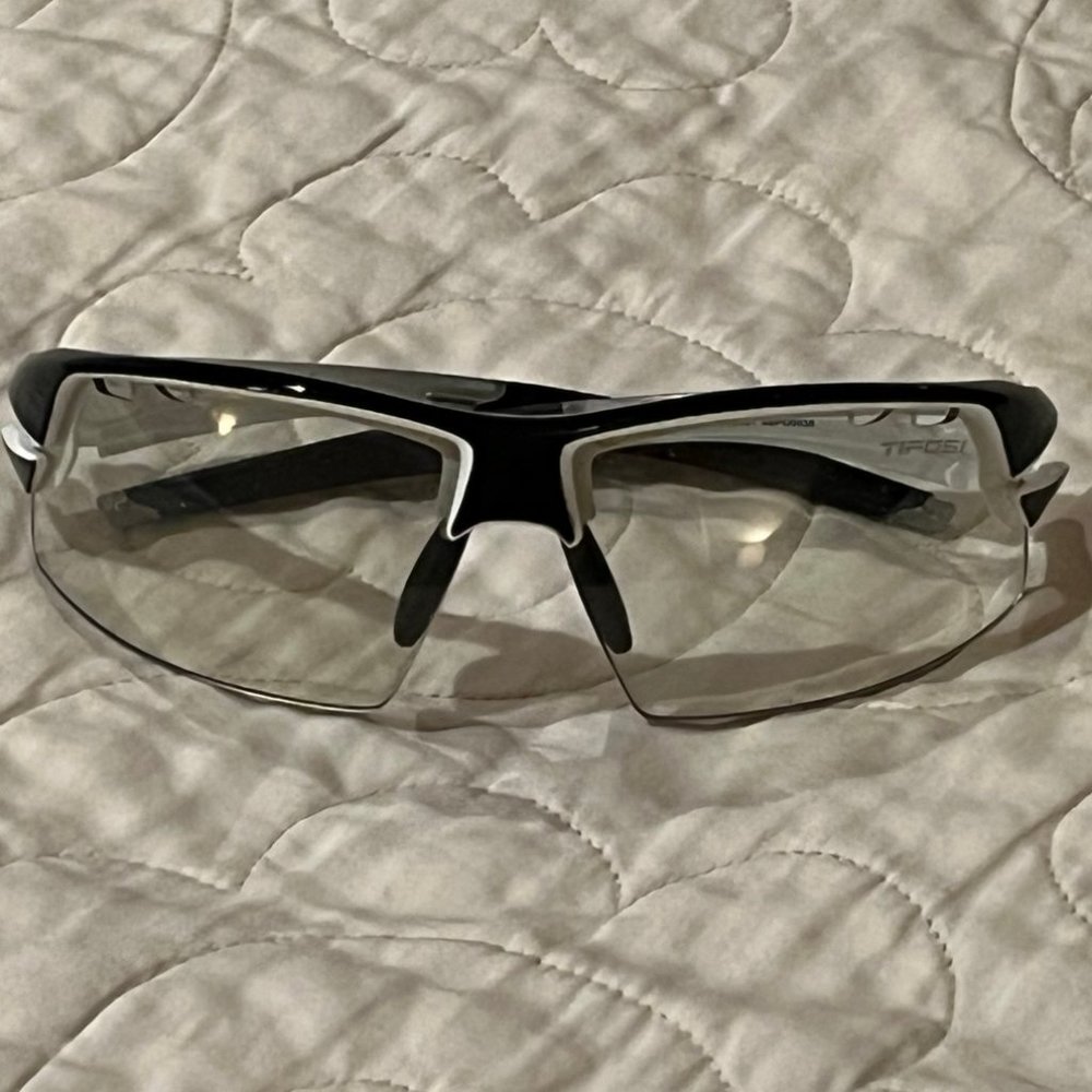 Tifosi Crit Phototek in Crystal Black